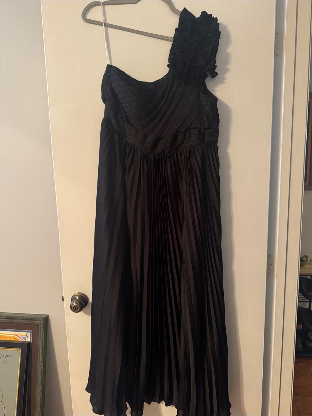 Lulu's Black One-Shoulder Pleated Evening Gown with Rosette Strap